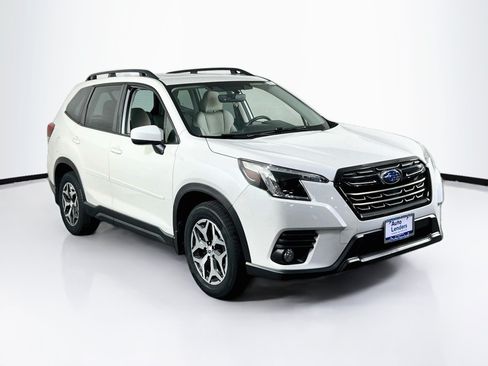 Used 2023 Subaru Forester Premium AWD/4WD image 3
