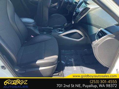 Used 2013 Hyundai Veloster w/ Style Pkg FWD image 29