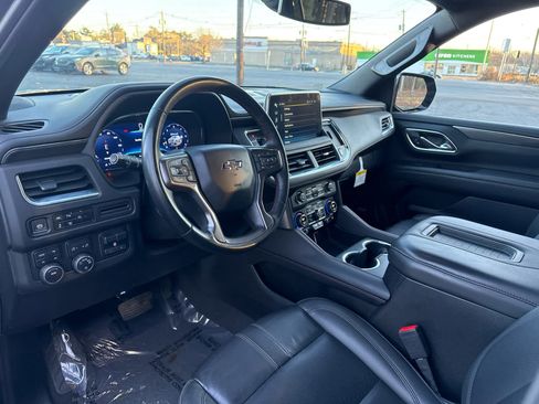 Used 2024 Chevrolet Suburban RST w/ Luxury Package image 13