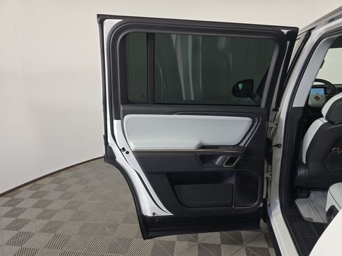 Used 2024 Rivian R1S Adventure AWD/4WD image 17