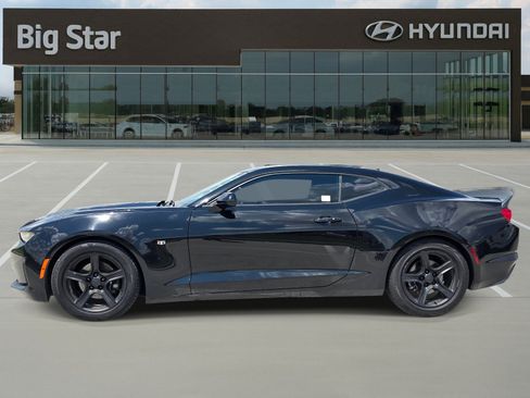 Used 2019 Chevrolet Camaro LT RWD image 2