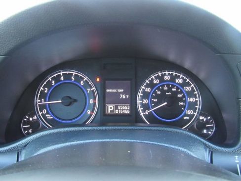 Used 2010 INFINITI G37 Convertible w/ Premium Pkg image 30