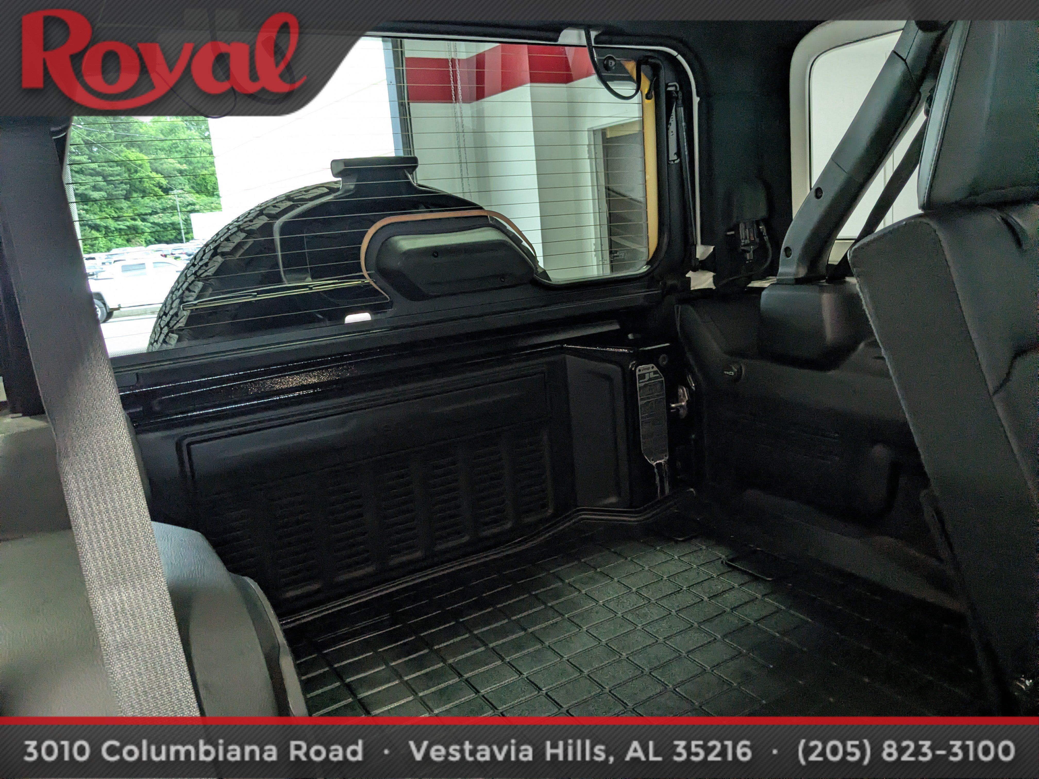 Used 2024 Jeep Wrangler Unlimited Rubicon AWD/4WD image 12