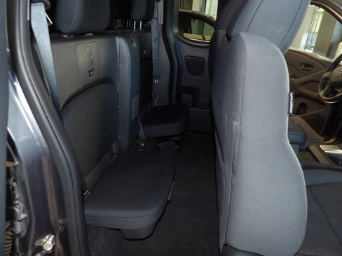 Used 2022 Nissan Frontier S image 17