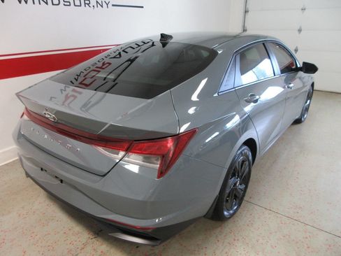 Used 2023 Hyundai Elantra SEL w/ Preferred Accessory Package image 12