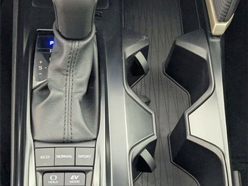 Used 2025 Toyota Camry SE image 22