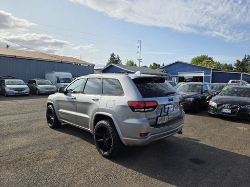 Used 2019 Jeep Grand Cherokee Altitude image 7