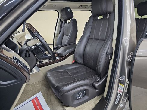 Used 2016 Land Rover Range Rover HSE image 17