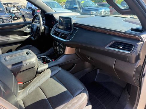 Used 2021 Chevrolet Suburban High Country AWD/4WD image 21