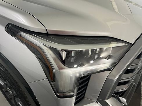 Used 2024 Toyota Tundra Platinum AWD/4WD image 34