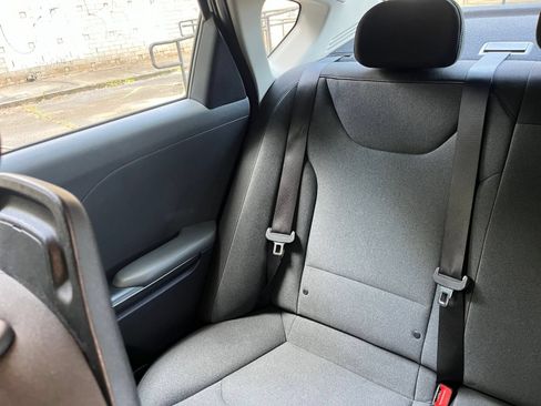 Used 2025 Kia K4 FWD image 38