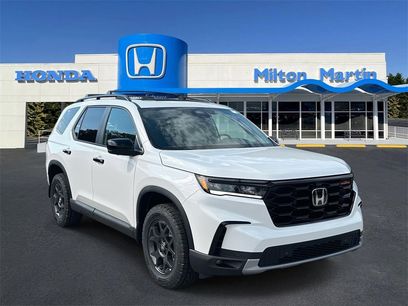 New 2025 Honda Pilot TrailSport