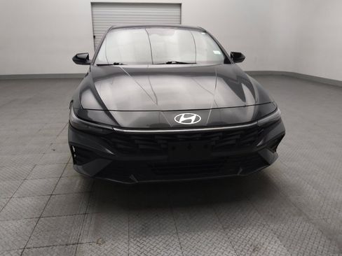 Used 2025 Hyundai Elantra Sport FWD image 14