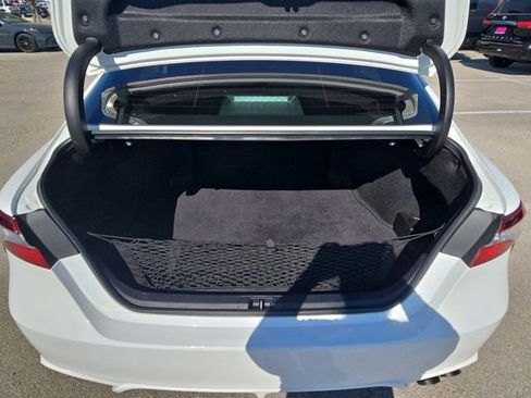 Used 2024 Toyota Camry SE image 13