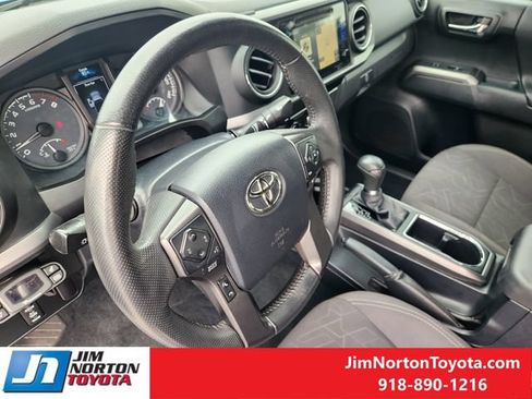 Used 2017 Toyota Tacoma TRD Sport w/ Tow Package RWD image 27