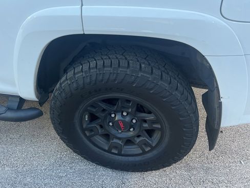 Used 2021 Toyota 4Runner SR5 Premium image 12