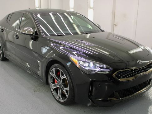 Used 2019 Kia Stinger GT image 11