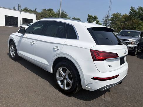 Used 2023 Audi Q5 2.0T Premium w/ Convenience Package AWD/4WD image 3