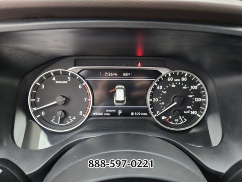 Used 2022 Nissan Rogue SV FWD image 28