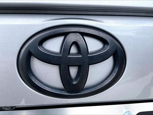 Used 2024 Toyota RAV4 XLE w/ Convenience Package AWD/4WD image 31