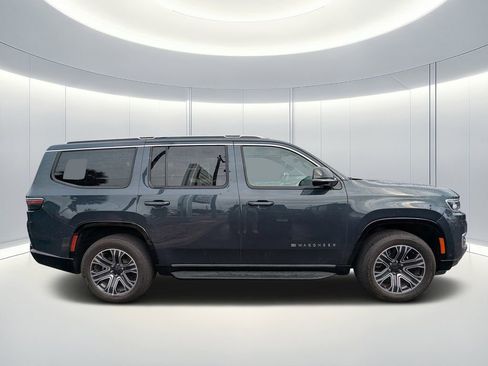 Certified 2024 Jeep Wagoneer Series II image 3
