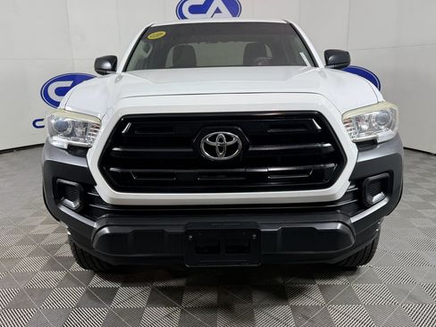 Used 2016 Toyota Tacoma SR image 2