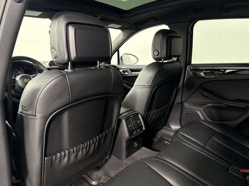 Certified 2026 Porsche Macan AWD/4WD image 26