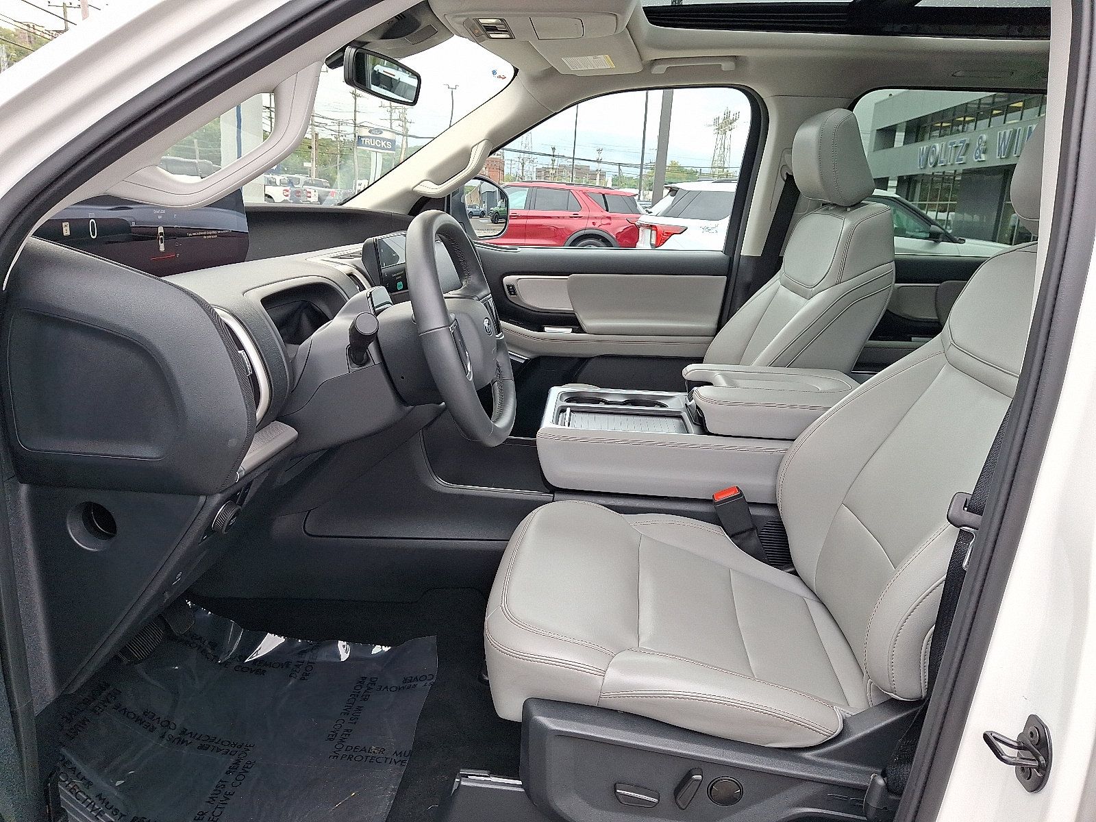 Used 2025 Ford Expedition Active AWD/4WD image 14