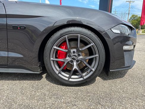 Used 2022 Ford Mustang GT w/ Black Accent Package RWD image 9