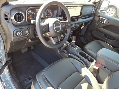 New 2025 Jeep Gladiator Sport