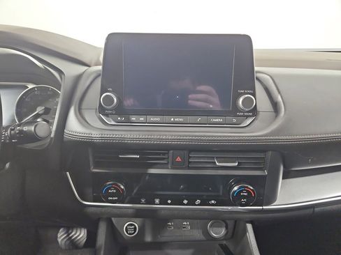 Used 2023 Nissan Rogue SV FWD image 19