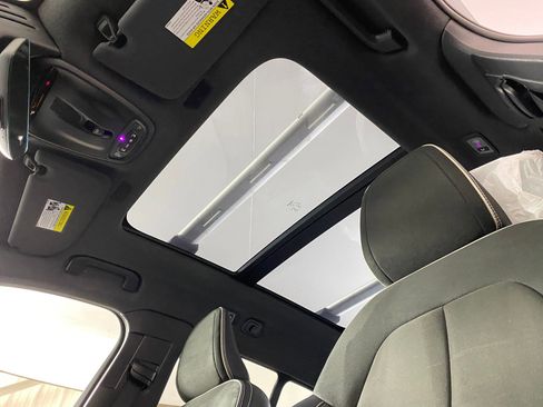 Used 2020 Volvo XC40 T5 R-Design image 14