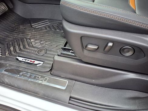 New 2026 GMC Sierra 2500 AT4 w/ AT4 Premium Plus Package AWD/4WD image 31