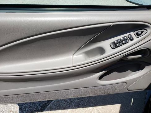 Used 2000 Ford Mustang Convertible RWD image 11