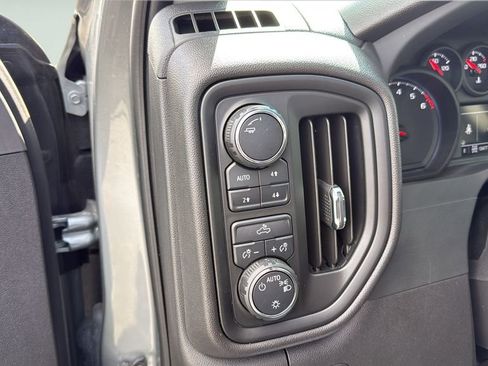 Used 2024 Chevrolet Silverado 1500 Custom Trail Boss w/ Dark Appearance Package AWD/4WD image 24