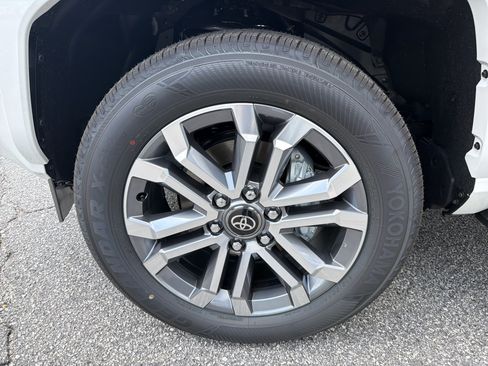 New 2026 Toyota 4Runner Limited AWD/4WD image 11