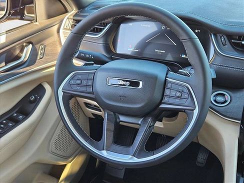 New 2025 Jeep Grand Cherokee Limited w/ Trailer Tow Package image 11