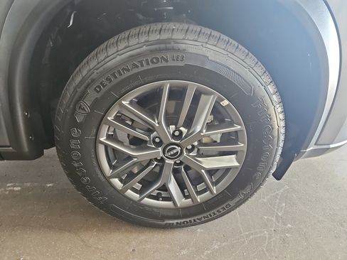 Used 2024 Nissan Rogue S image 19