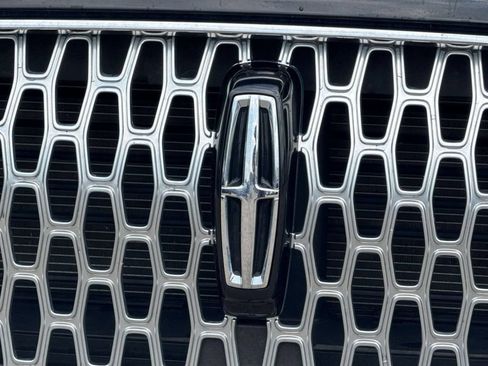 Certified 2024 Lincoln Corsair AWD image 11