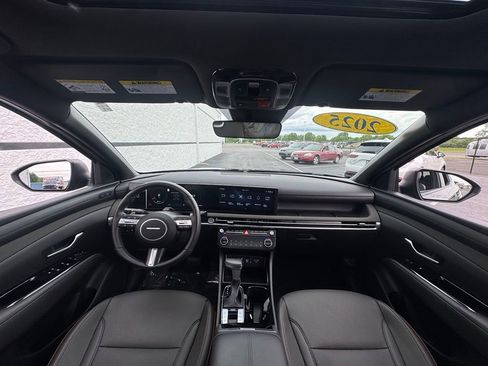 Used 2025 Hyundai Santa Cruz Limited AWD/4WD image 3