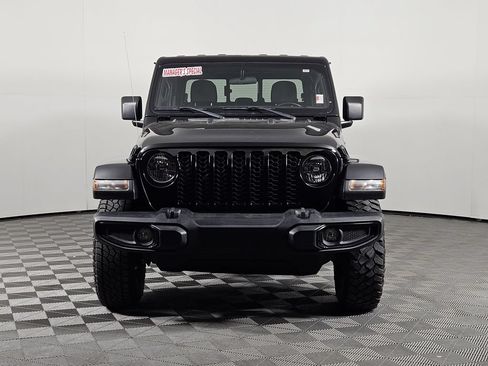 Used 2022 Jeep Gladiator Sport AWD/4WD image 2