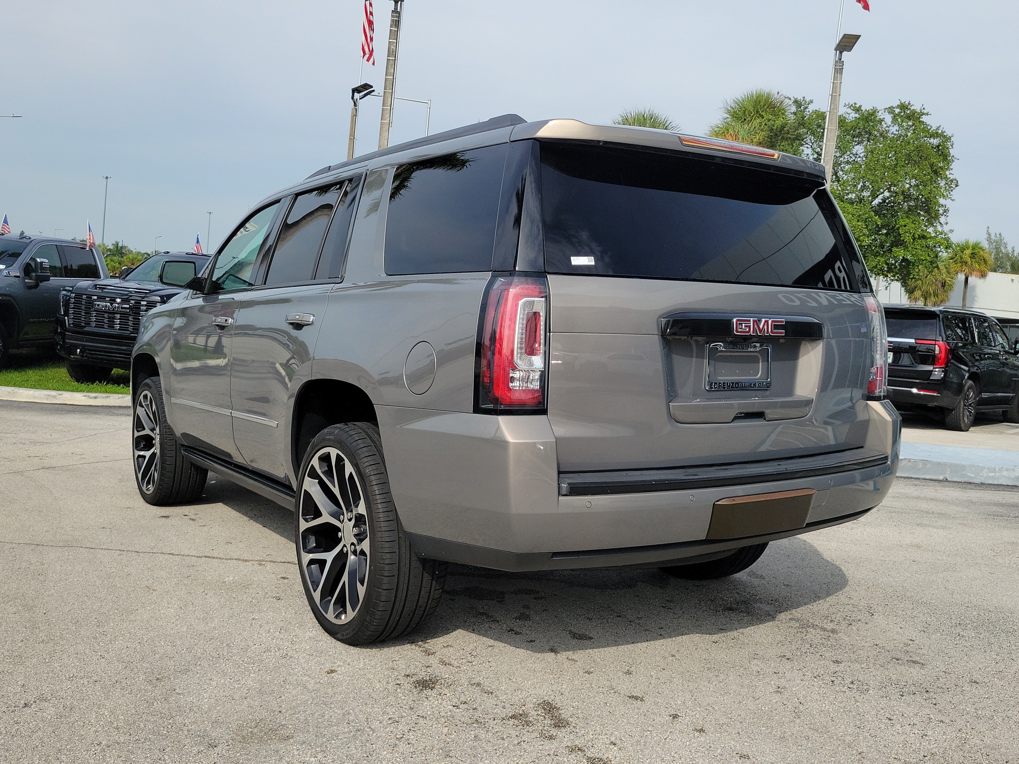 Used 2019 GMC Yukon Denali w/ Denali Ultimate Package RWD image 7