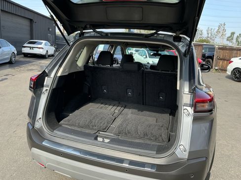 Used 2023 Nissan Rogue SV image 26