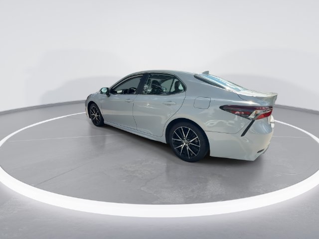 Used 2022 Toyota Camry SE w/ Convenience Package FWD image 6