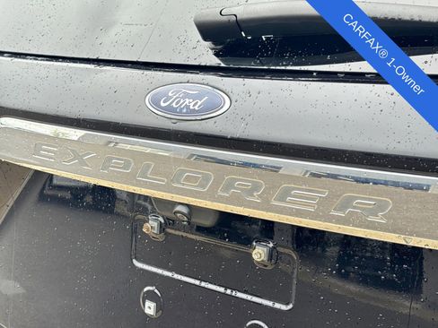 Used 2020 Ford Explorer XLT w/ Equipment Group 202A AWD/4WD image 15