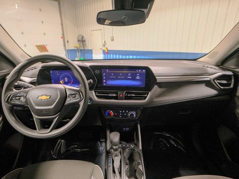 Used 2025 Chevrolet TrailBlazer LT image 30
