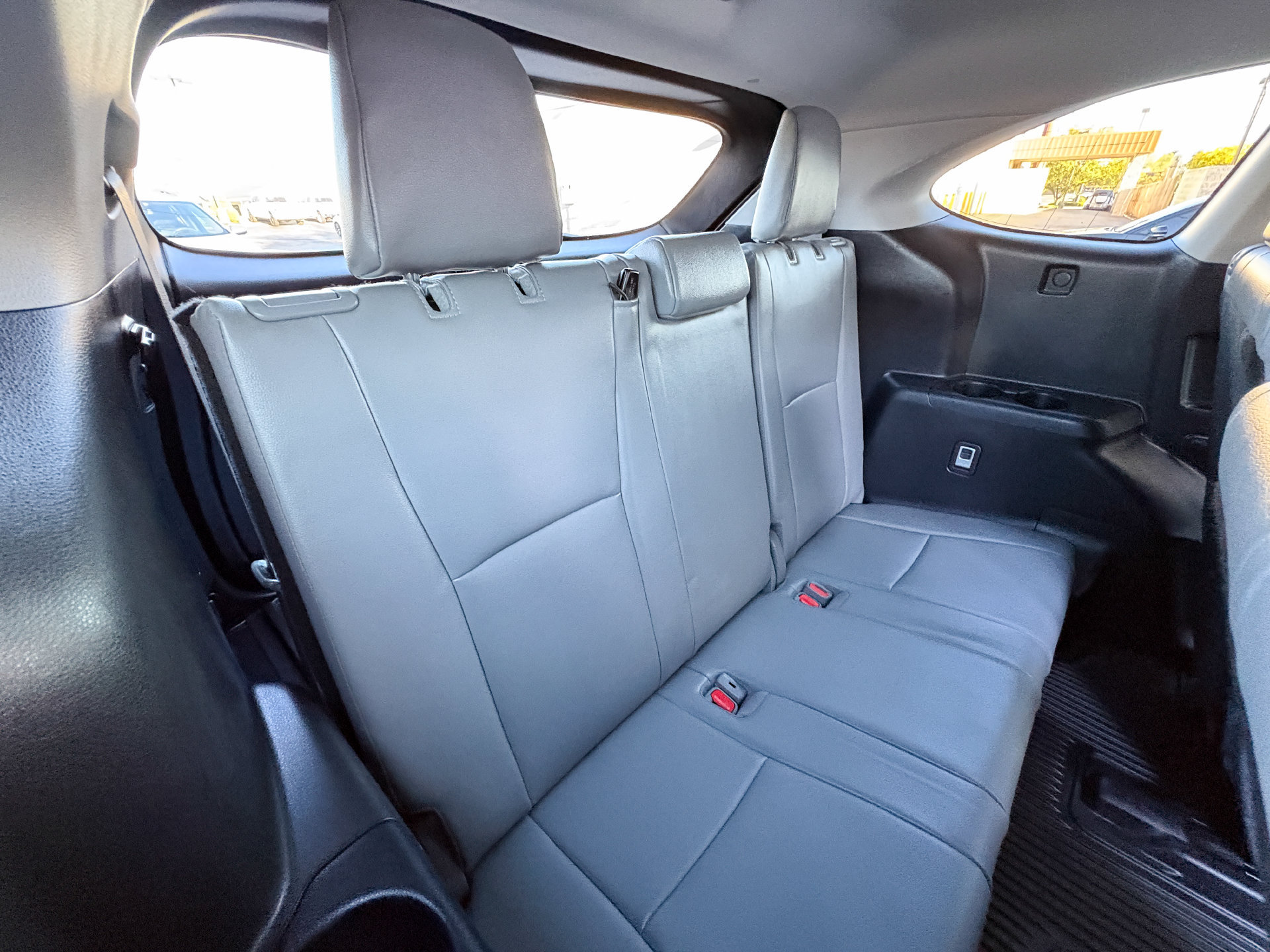 Used 2023 Toyota Highlander XLE FWD image 25
