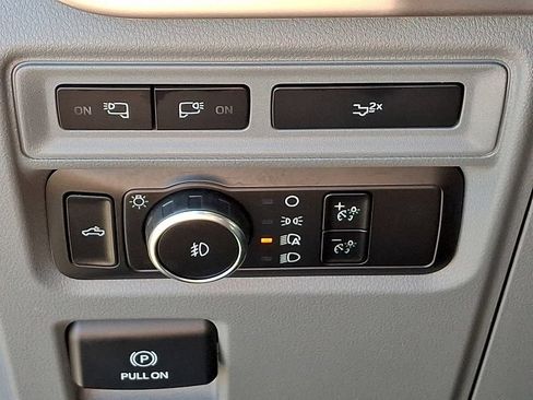Used 2023 Ford F150 XLT AWD/4WD image 27