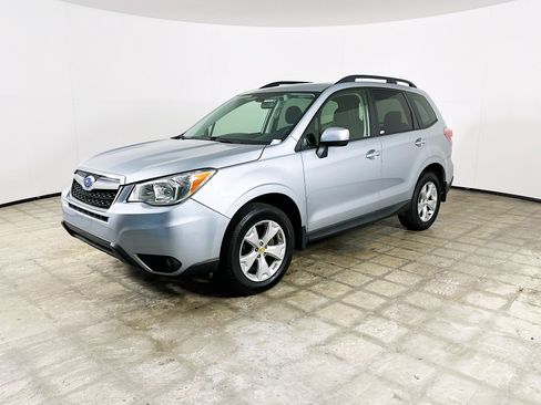 Used 2016 Subaru Forester 2.5i Premium AWD/4WD image 3