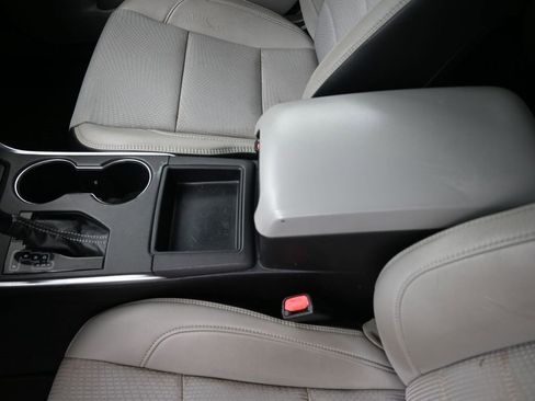 Used 2016 Toyota Camry SE image 23